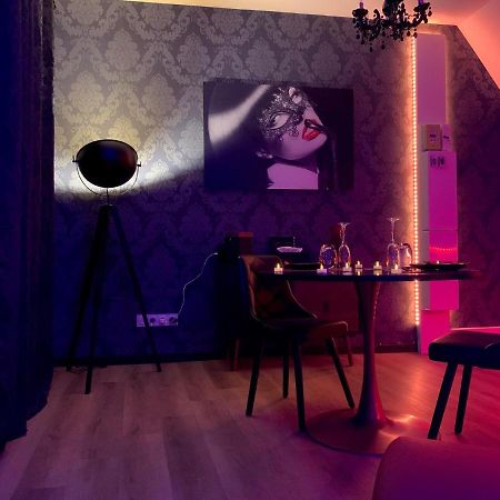 Love Room Avec Jacuzzi Prive Bonnetable Εξωτερικό φωτογραφία